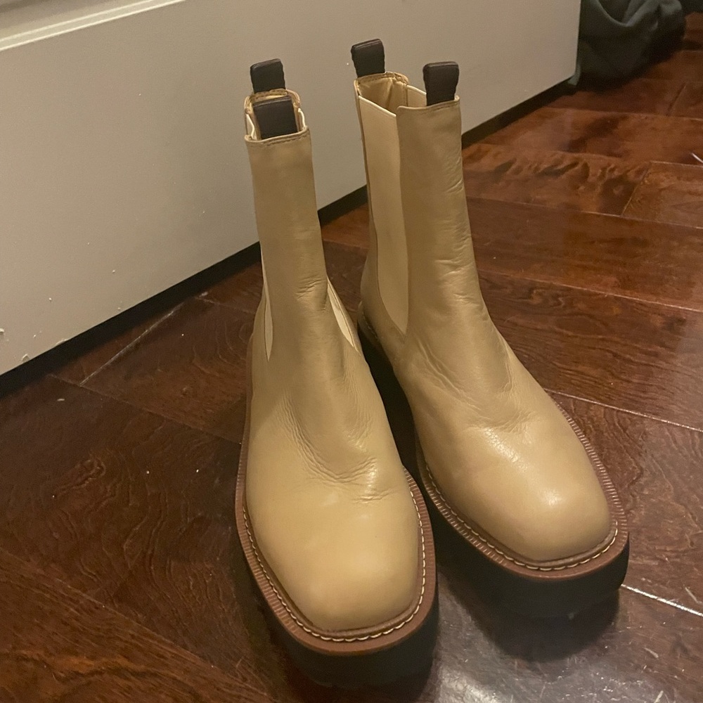 Sam Edelman Chelsea Boot 7.5